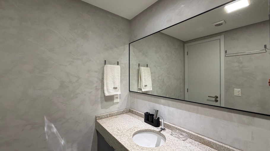 Bathroom 4, Flats no Rooftop 470 por Yolo, Recife
