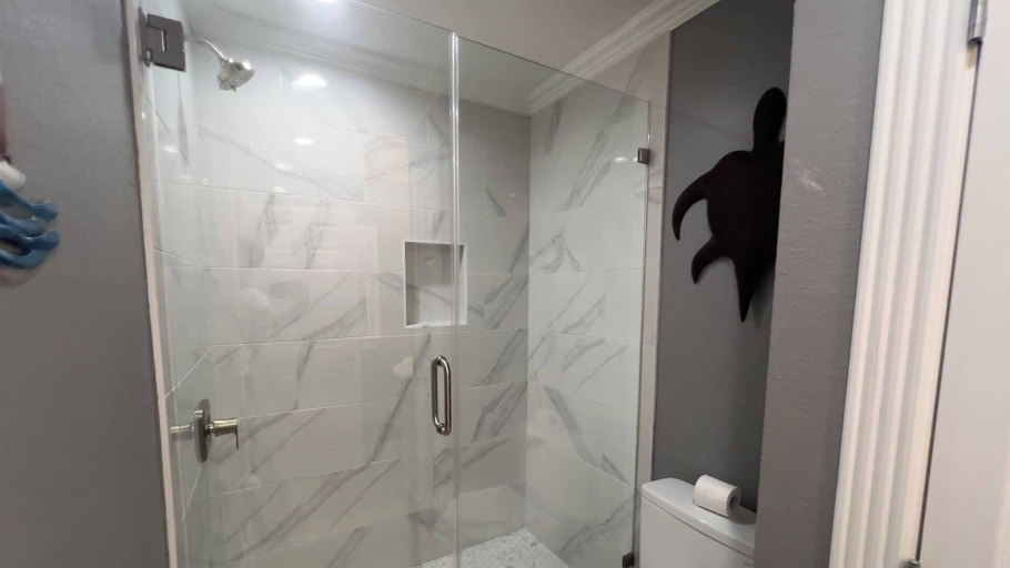 Bathroom 4, Luxury - 1 min to Beach - Pool - New Remodel, Cameron