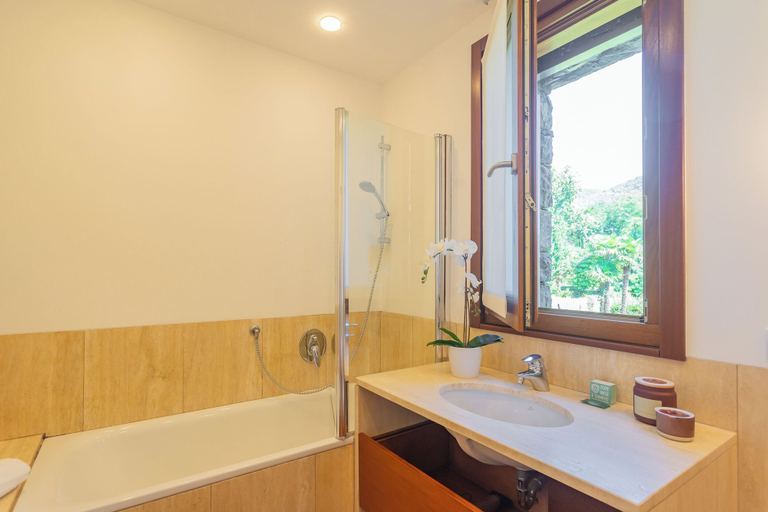 Bathroom 4, Villa Infinity by Rent all Como, Como