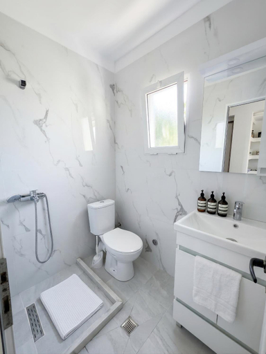 Bathroom 3, Blue Balcony Hotel, Kavajës