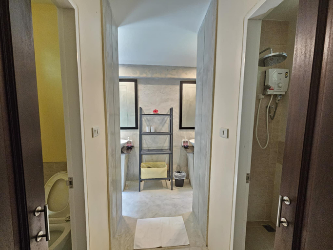 Bathroom 3, Beachfront Villa Rawai, Pulau Phuket