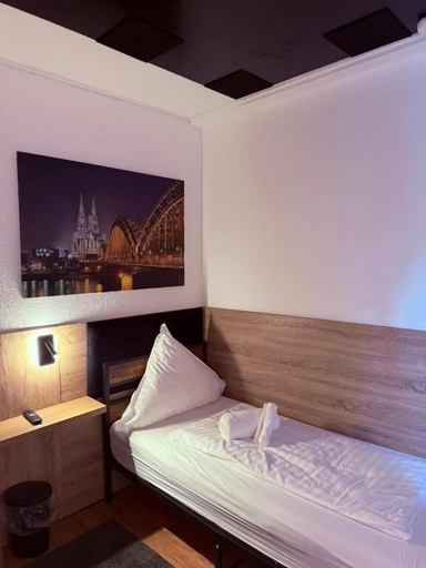 Bedroom 4, Niehler Hotel, Köln
