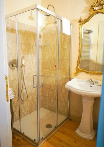 Bathroom 3, Villa Dorigny Dimora Storica, Verona