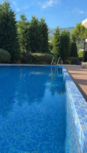 Sport & Beauty 2, Exclusive Luxury Villa in Dukley Gardens