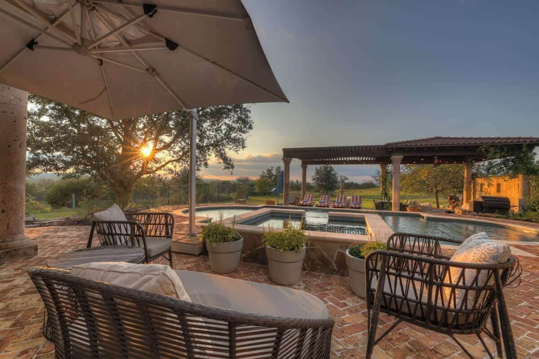 Food & Drinks, Luxurious Watershaus Ranch - Pool and Hot Tub, Fireplaces, Stunning Views!, Gillespie