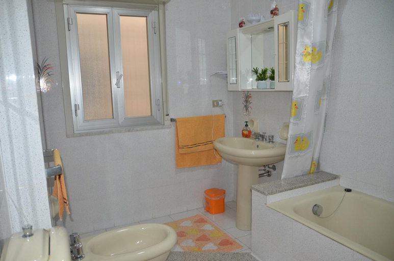 Bathroom 3, Taormina Bay Lucia's House 3, Messina