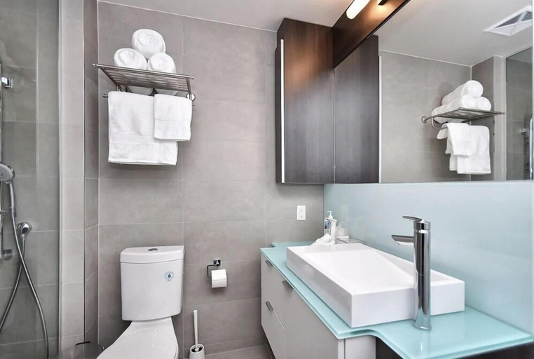 Bathroom 4, Life Suites Loft - CN Tower, Toronto