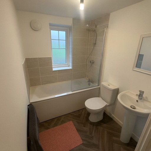 Bathroom 5, Modern Flat near Anfield & Free Parking, Wakefield
