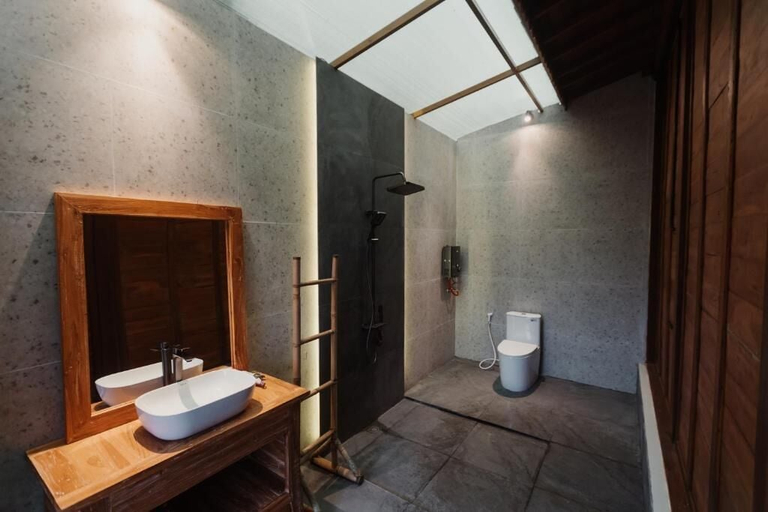 Bathroom, Padi Bali Villa with Private Jacuzzi, Gianyar