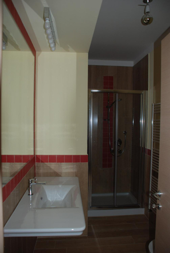 Bathroom 4, Borgo Piccaratico, Florence