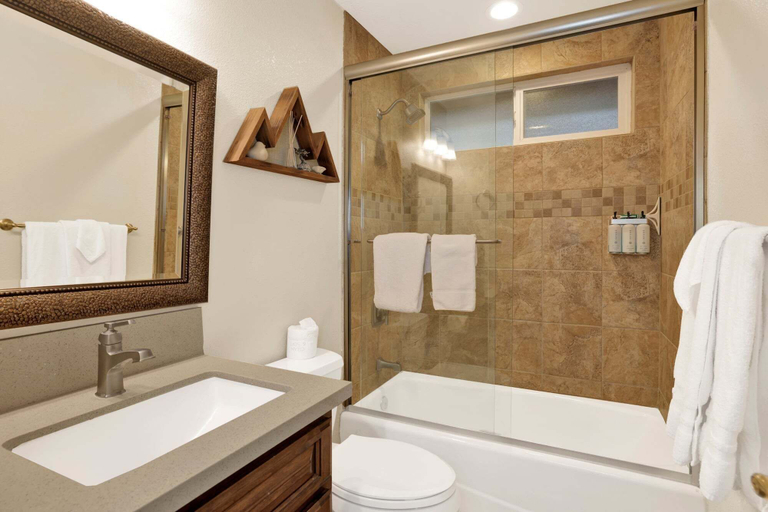 Bathroom 4, Bohemia BIG Bear #1926, San Bernardino
