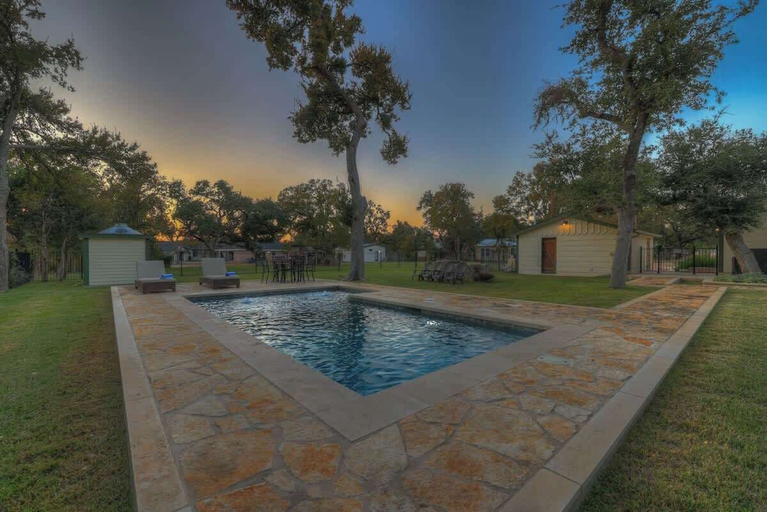 Pool 2, Upscale Home With Pool and Firepit - Close to Mercer St!, Hays