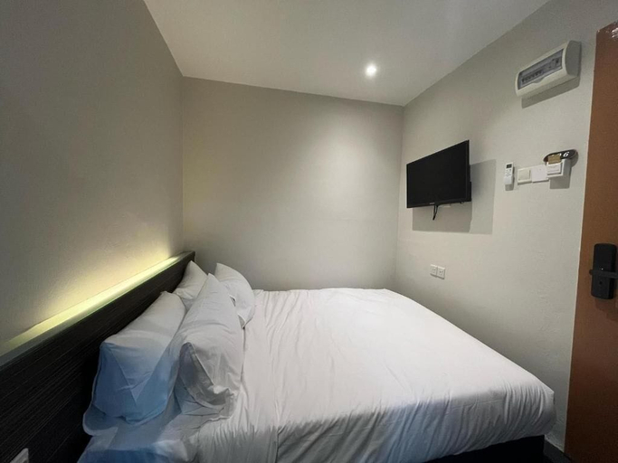 Bedroom 3, Swing & Pillows @ Malacca Mahkota Parade, Malacca City