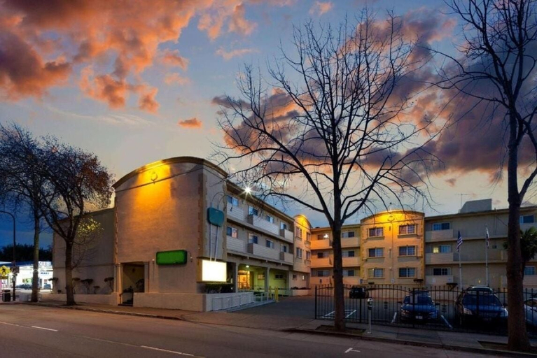 Exterior 2, University Inn & Suites Berkeley, Alameda
