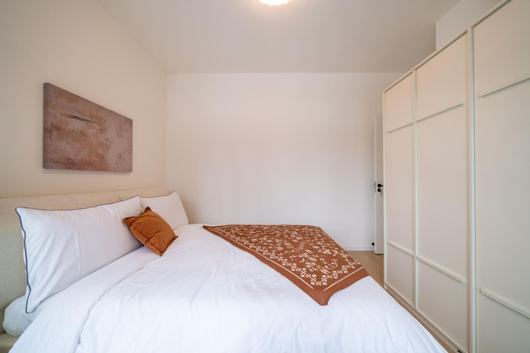 4, Tyms 3BR 2BA Apartment in Xujiahui Arcadia Walk to Metro, Shanghai