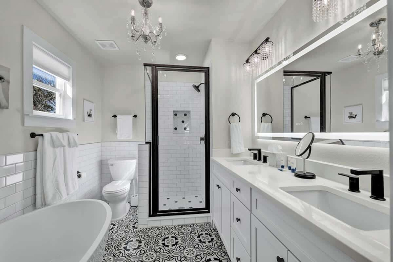 Bathroom 4, Crystal Cow Haus!, Gillespie