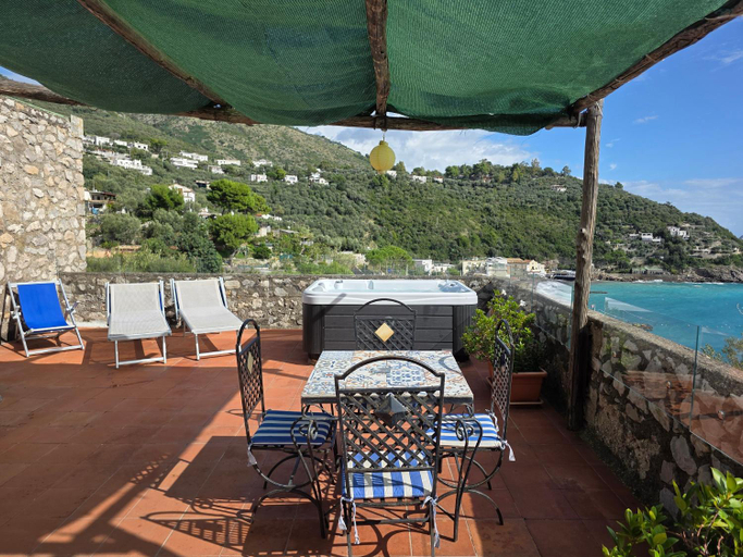 Others 5, Camping Villaggio Nettuno, Napoli