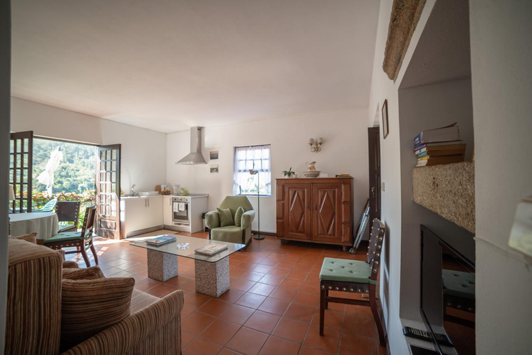 Others 5, Casa da Torre, Porto Manso, Baião