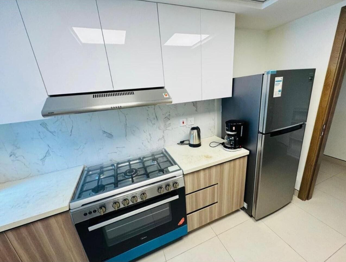 Private kitchen 3, emaro hostel, Dubai