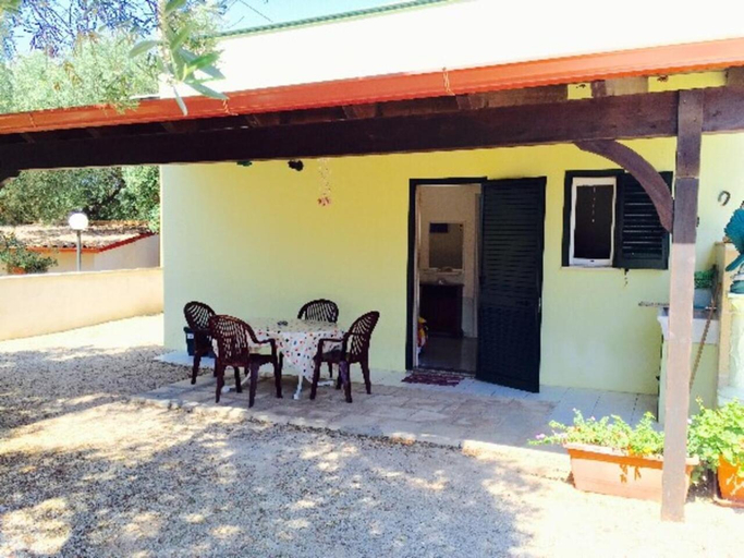 Others 4, Villa - Vie Russe, Lecce