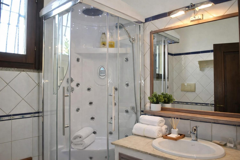 Bathroom 3, VILLA STELLA fronte mare Porto Frailis, Ogliastra