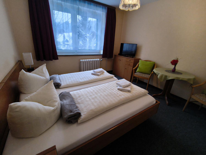 Bedroom 2, Ferienhotel Zwotatal, Vogtlandkreis