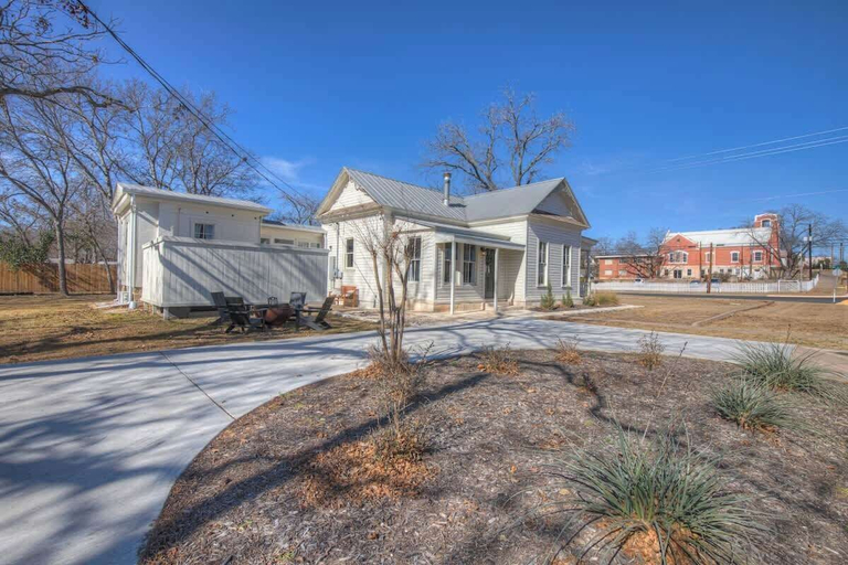 Exterior 5, Gorgeous Home 1 Blk From Main With Hot Tub & Fire Pit!, Gillespie