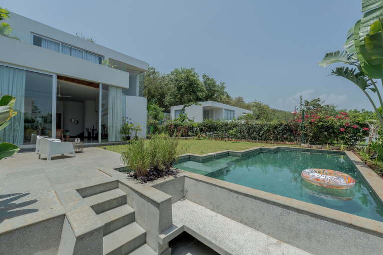 Pool 2, Staymaster Casa Tanisa 3BR Pool, North Goa