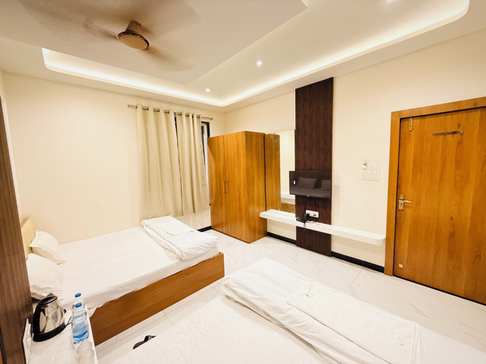 Room 5, Hotel Atishay, Ujjain
