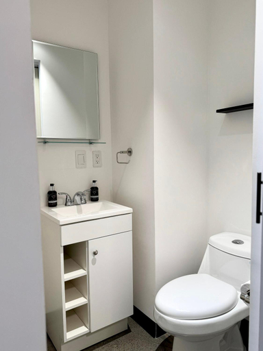 Bathroom 3, Triver Coliving, Mexico City