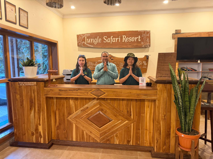 Public Area 3, Jungle Safari Resort, Narayani