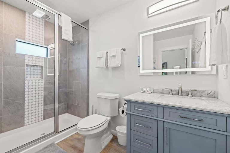 Bathroom 3, Primrose Waterfront With Hot Tub, Gillespie