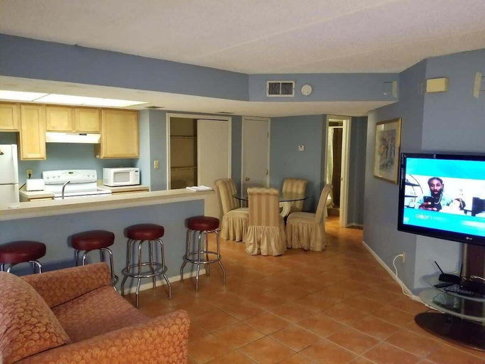Others 5, Heart of Entertainment District Pet Friendly, Cameron