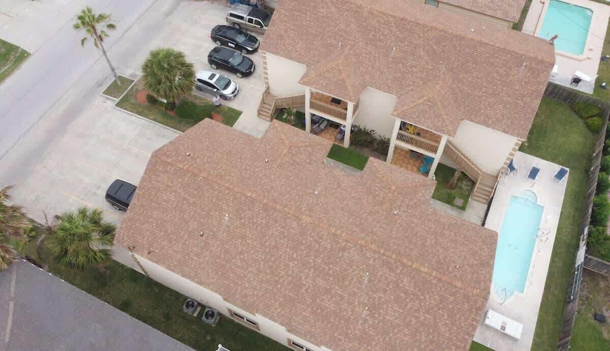 Sport & Beauty 4, EZ Walk to Beach - Modern 2 Bedroom - Sleeps Many, Cameron