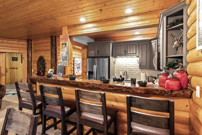 Food & Drinks 5, Black Bear Lodge BBL-351B by KBM, Summit