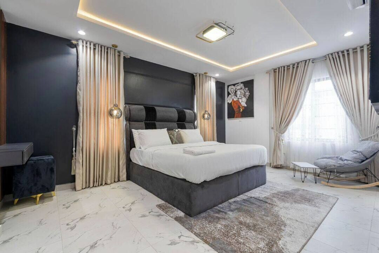 Room 5, Home N Luxe Apartment, Eti-Osa