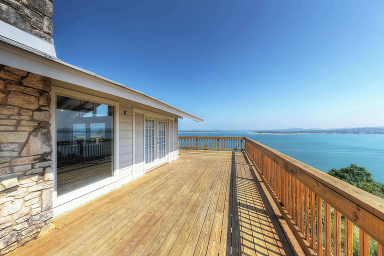 Primary image, Waterfront Lake House with Hot Tub & Firepit, Comal