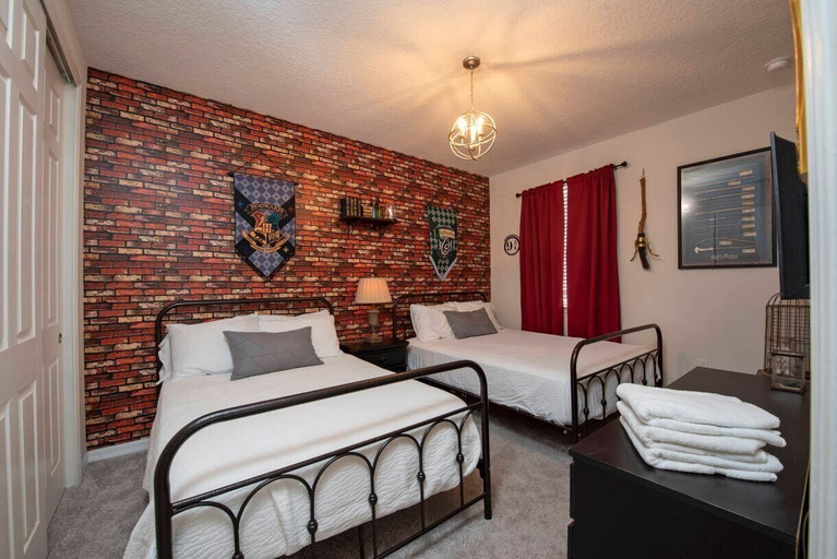 Room 4, 9BR Home w/ Private Pool Solara Resort, Osceola