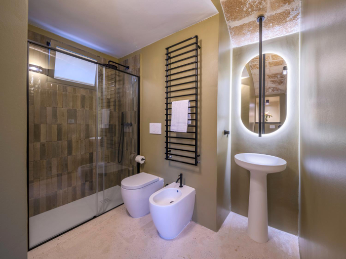 Bathroom 3, La Vacia Country Resort, Taranto