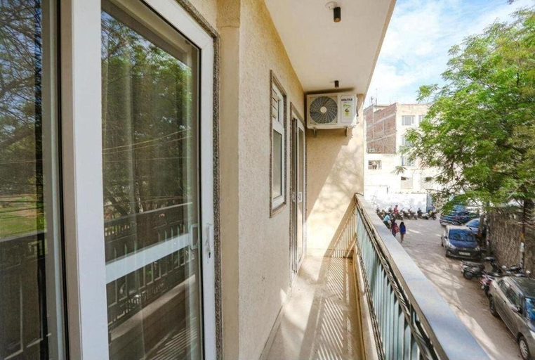 Exterior detail, hotel aiims 20 four 7, Delhi