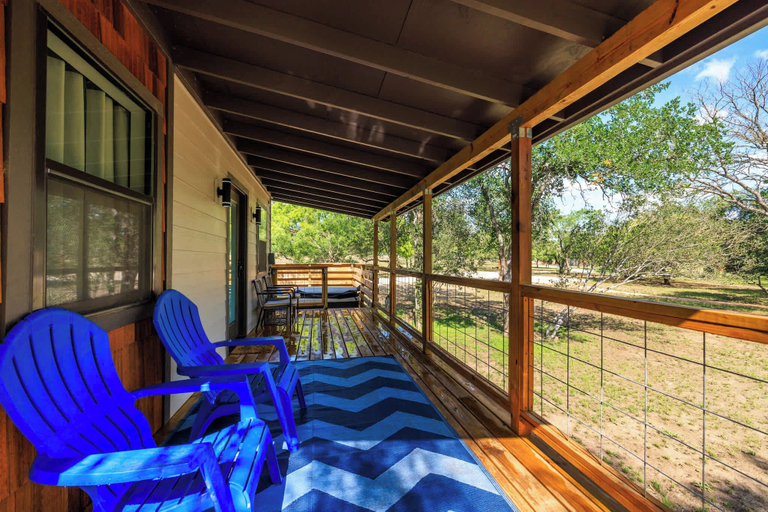 Terrace/patio 4, Verbena Waterfront With Hot Tub, Gillespie
