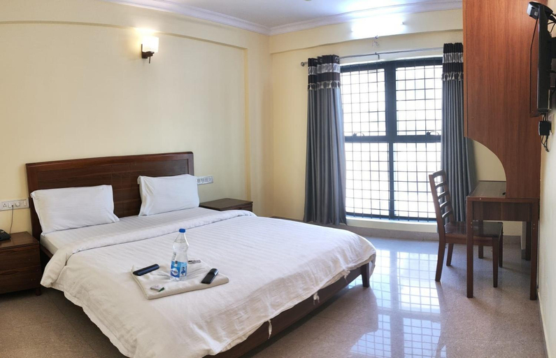 Bedroom 3, The Lounge Business Hotel, Bangalore