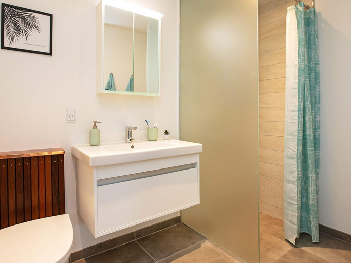 Bathroom 3, 5 Star Holiday Home in Dannemare, Lolland