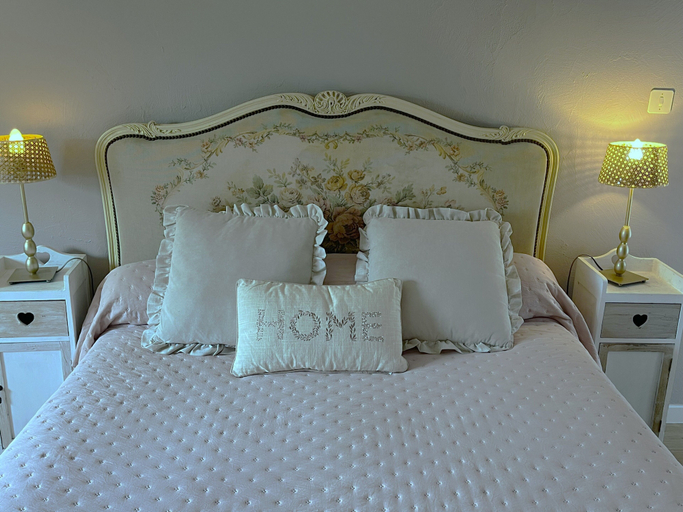 Bedroom 4, Chambres Peyroutas, Gironde