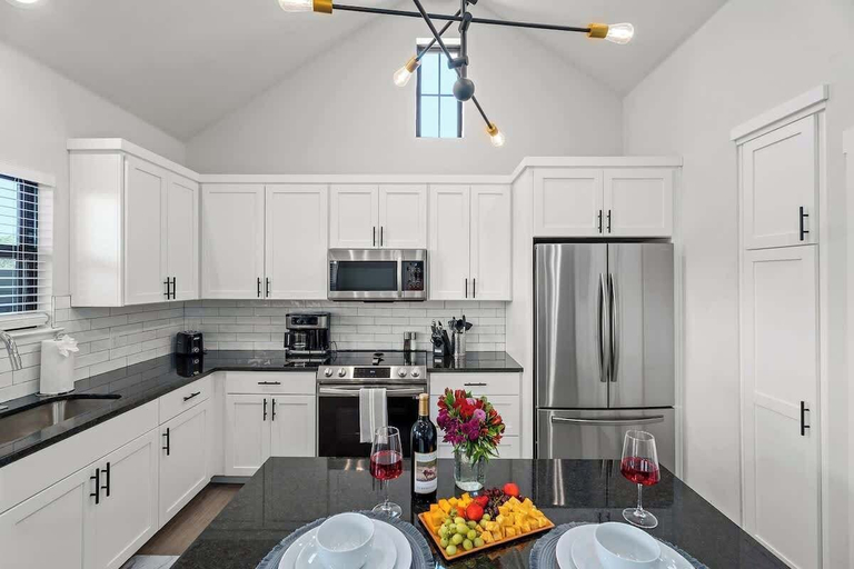 Private kitchen 4, Ricky's Roost With Hot Tub, Gillespie