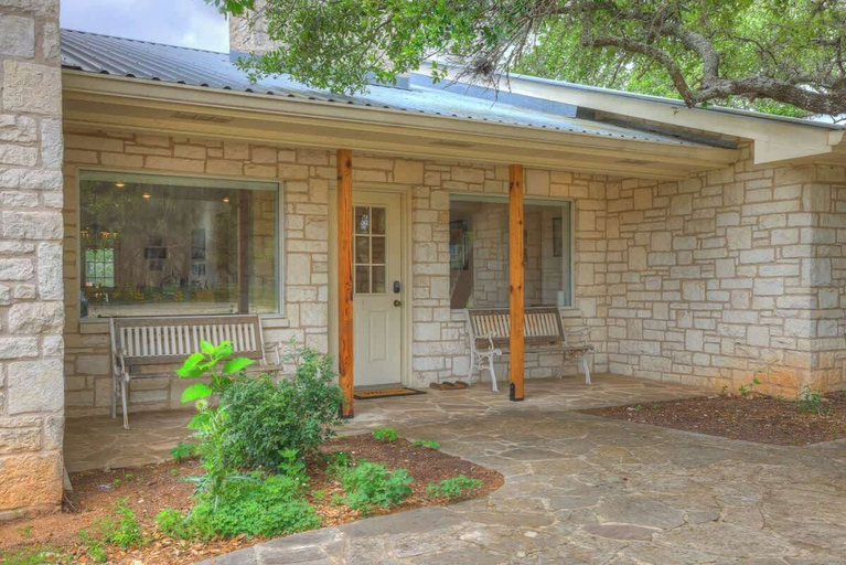 Exterior & Views 2, Serene Creek Front Home With Games+grill!, Gillespie