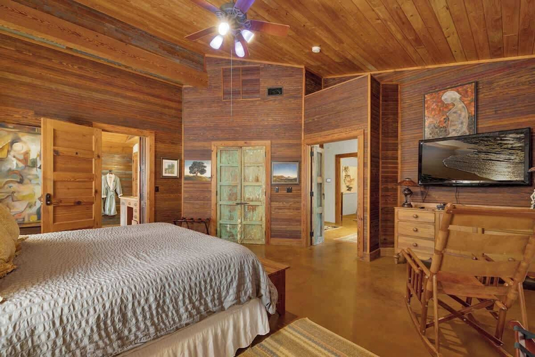 Room 2, The Willows Casa Grande - Four Minutes to Downtown!, Gillespie