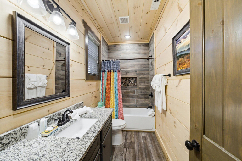 Bathroom 3, Creekside Splendor, Sevier