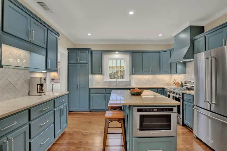 Private kitchen 3, Charming Craftsman Home!-2 Blks From Main St!, Gillespie
