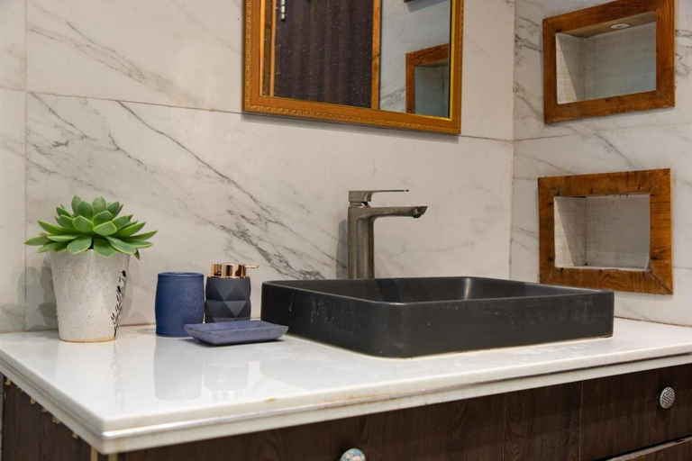 Bathroom 3, Da Alohas Tranquil Peaks Penthouse, Dehradun